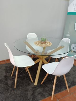 Mesa circular 120 cm + sillas Eames